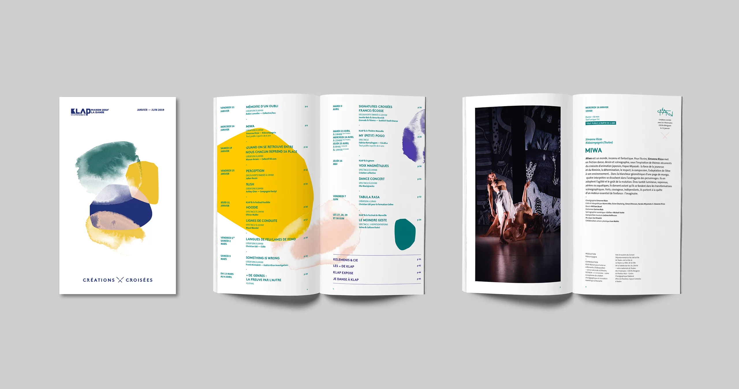 Couverture et pages intérieures de la brochure Créations croisées 2019. Superposition de taches d'encres de couleurs : jaunes, vert et bleu