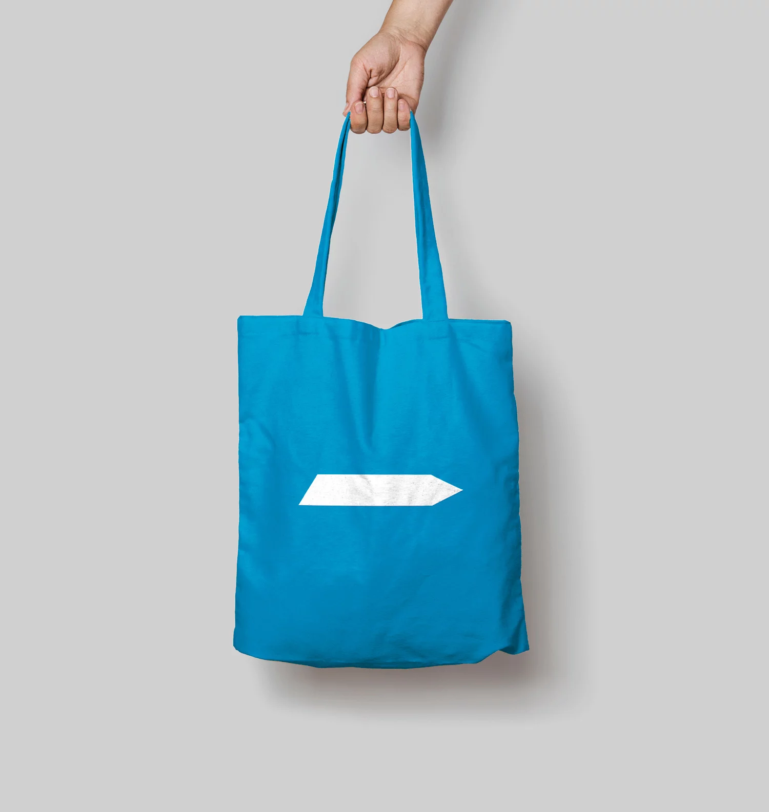 Tote bag bleu avec le signe de l'école supérieure des beaux-arts