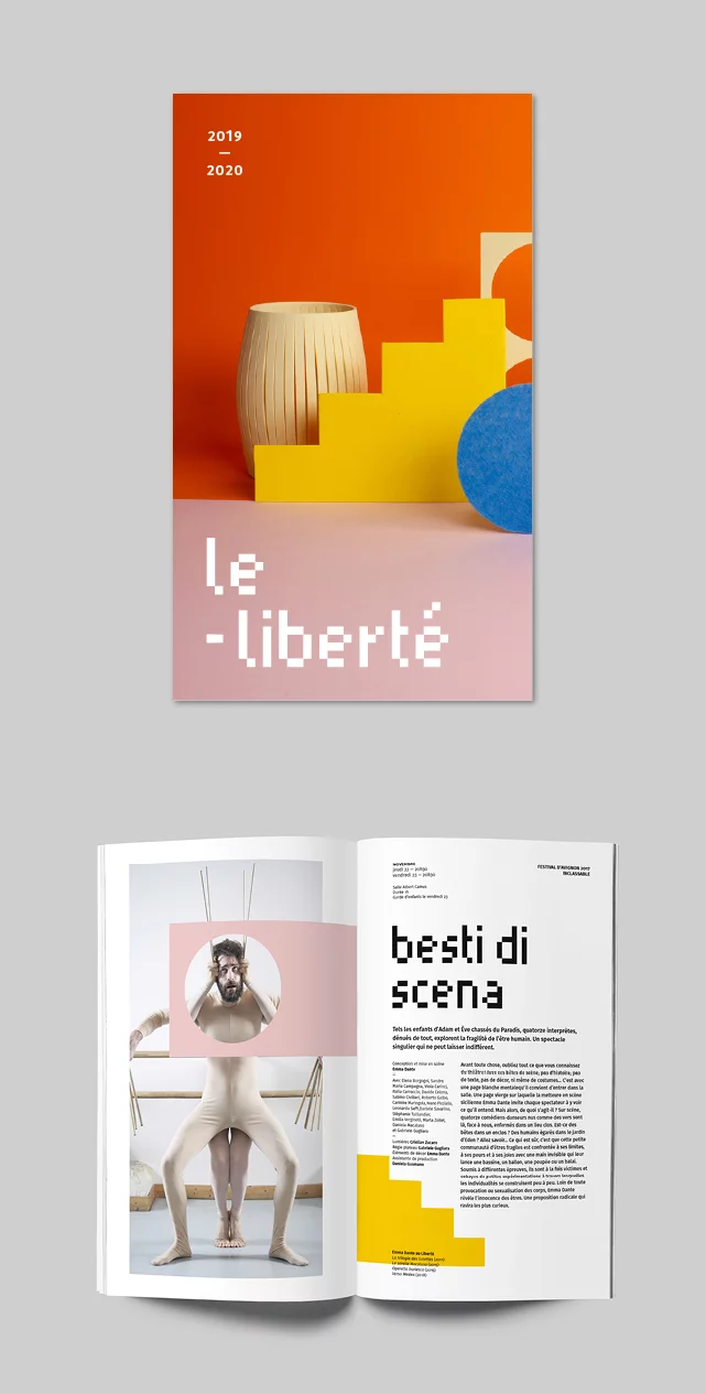 Brochure de la Scène Nationale version Liberté, décorée de formes colorées nettes et angulaires