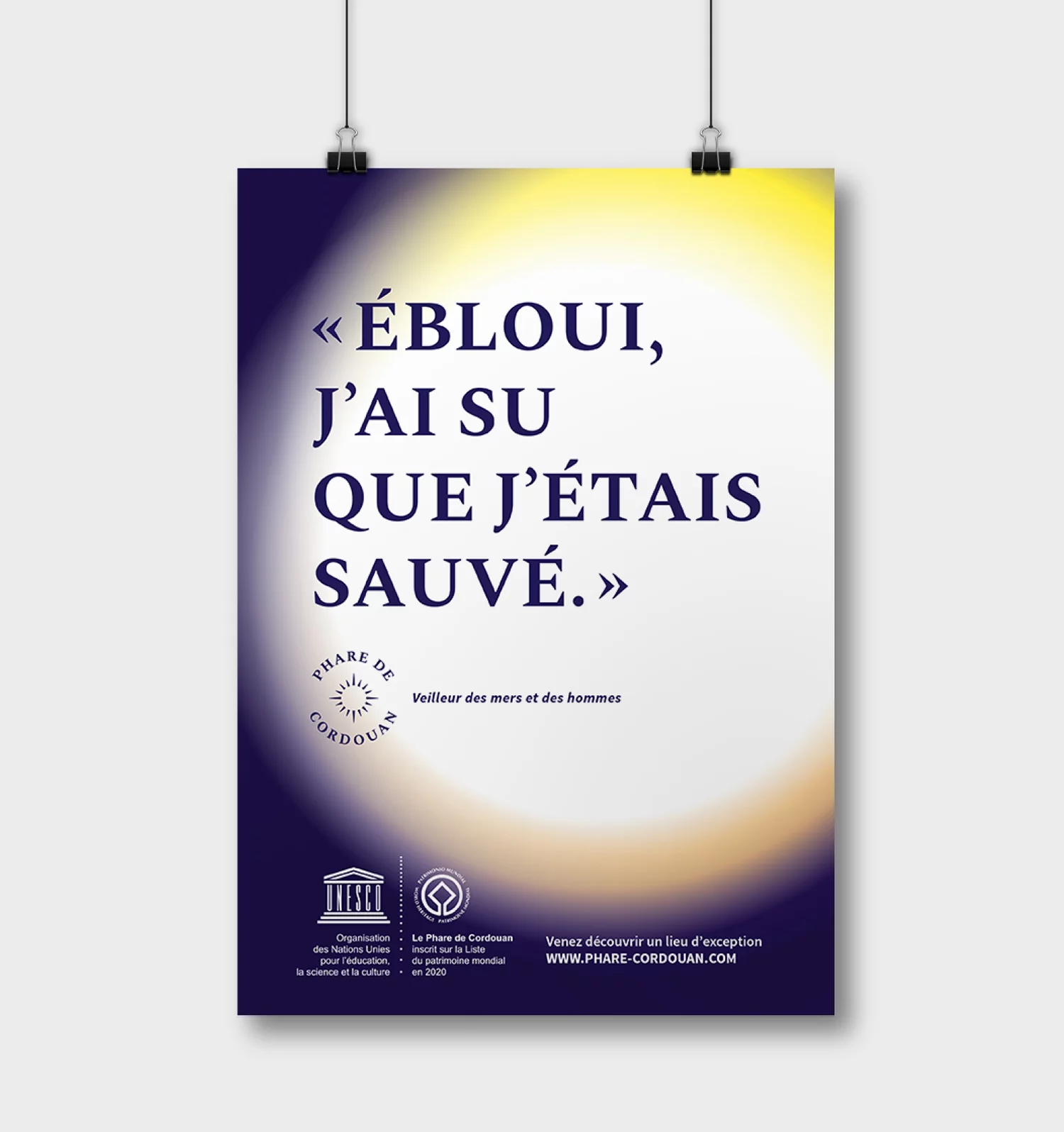 Affiche du Phare de Cordouan, avec un halo lumineux qui éclaire la citation