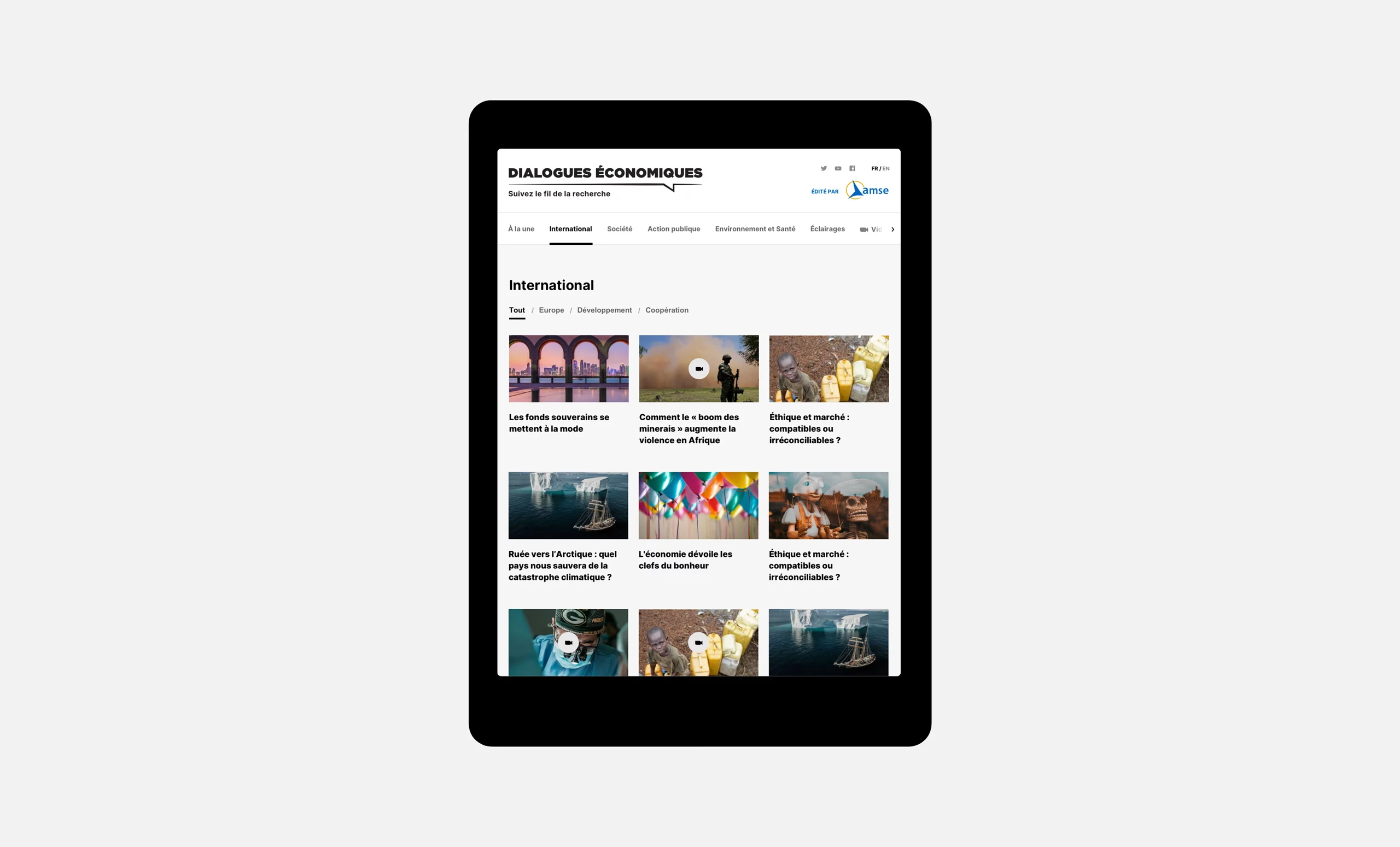 Déclinaison tablette de la revue en ligne Dialogues économiques