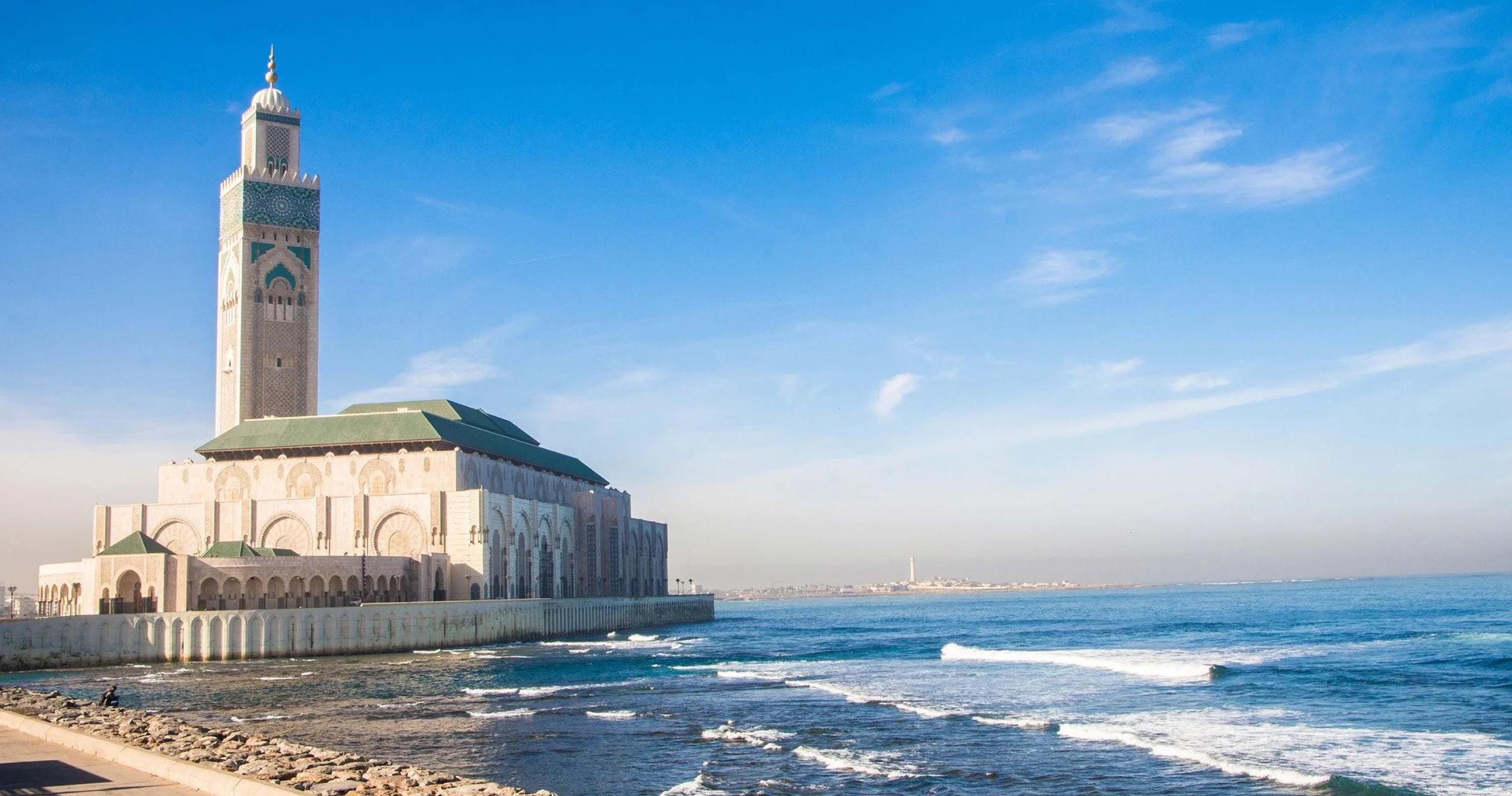 Vue sur la mer et sur la mosquée Hassan 2 de Casablanca