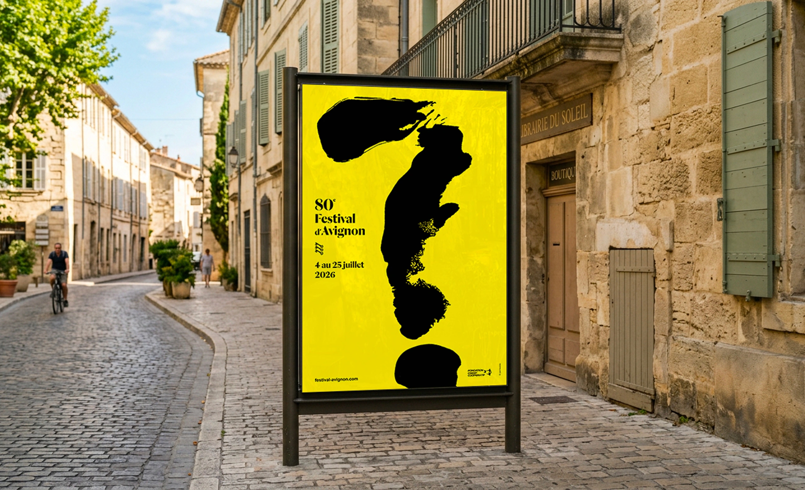 Affiche officielle de la 80e édition du Festival d'Avignon 2026, avec le point d'interrogation comme motif central